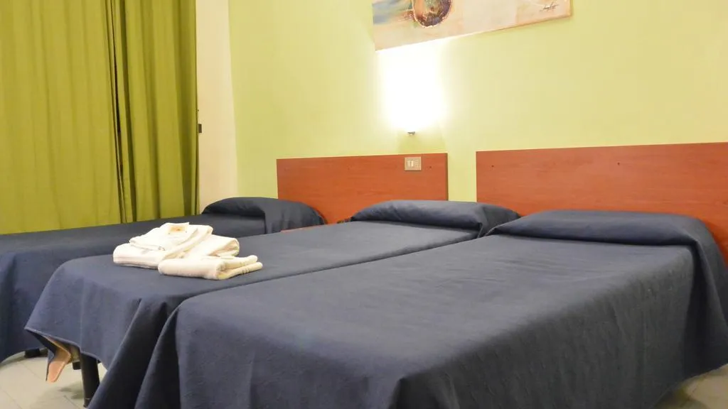 QUADRUPLE STANDARD Room, Ambrosiana, Milan