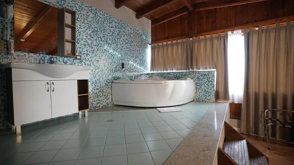 Room, Hotel Majestic, Durres