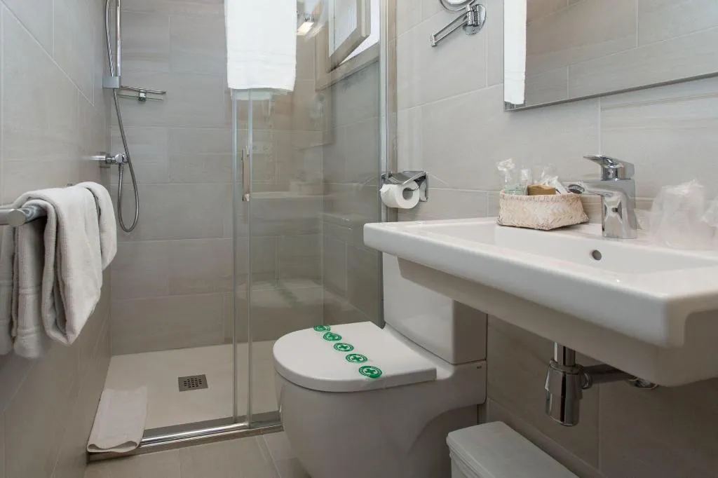 Room, Hostal De La Plaça, Barcelona