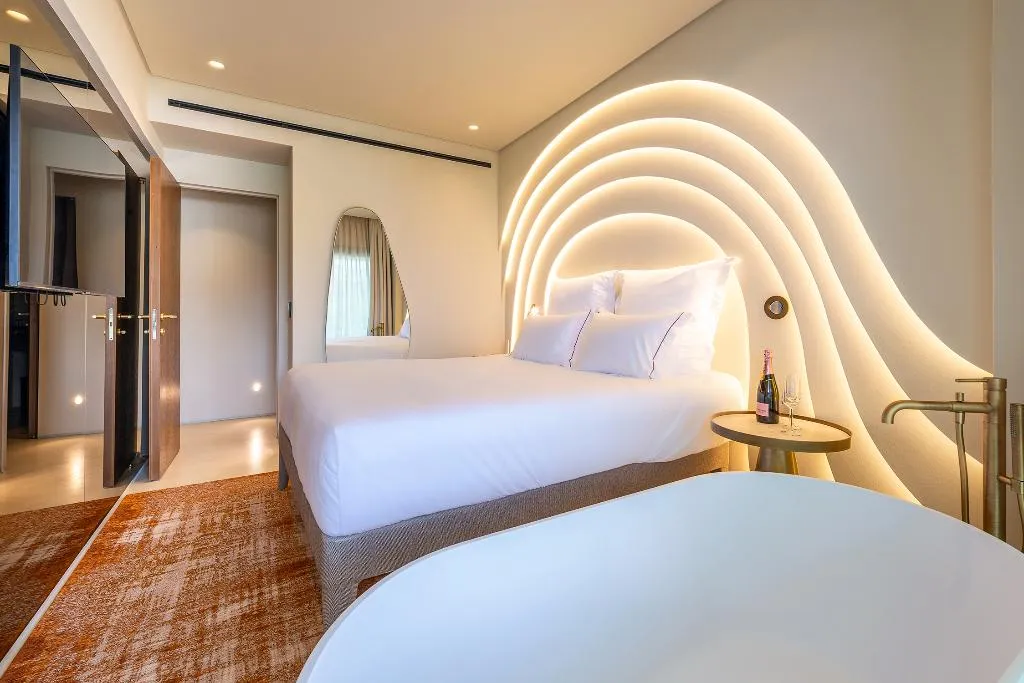 SUITE EXECUTIVE SEA VIEW Room, Isla Brown Corinthia Resort & Spa, Curio Collect, Athens