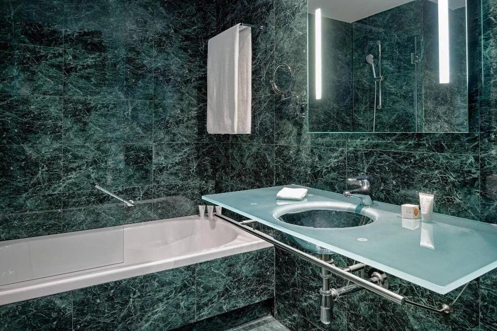 DOUBLE SUPERIOR KING BED Room, AC Madrid Alcalá de Henares, Madrid