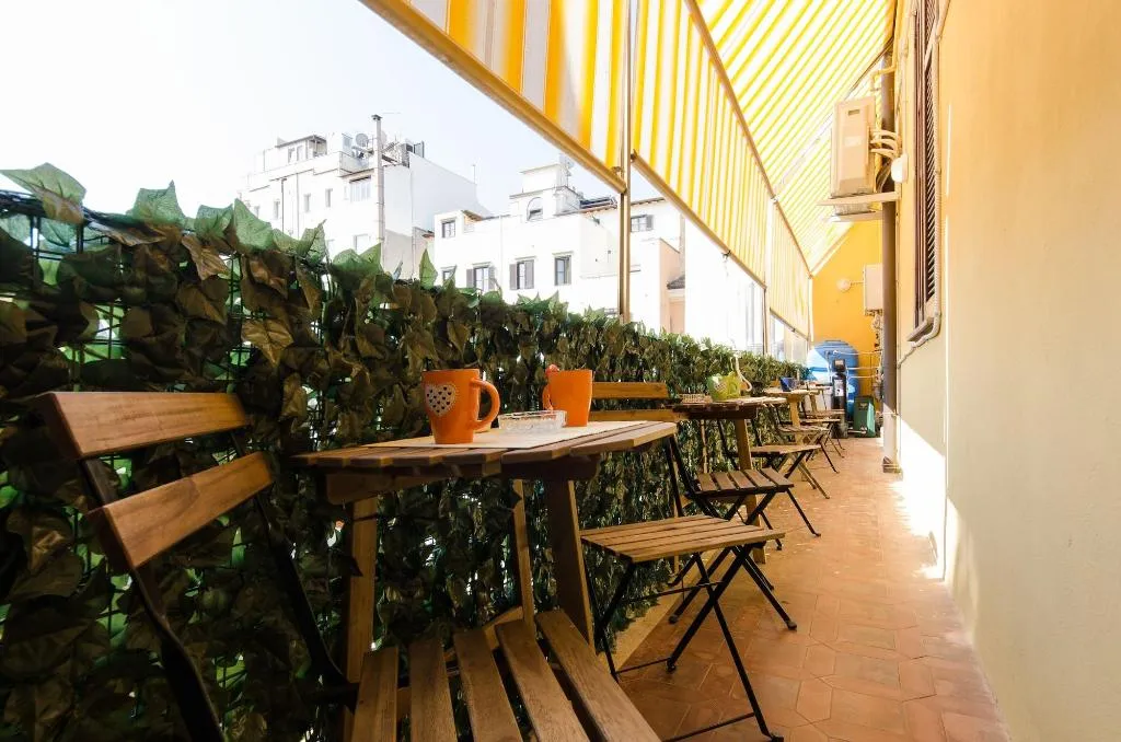 Terrace, Gemme Di Roma, Naples