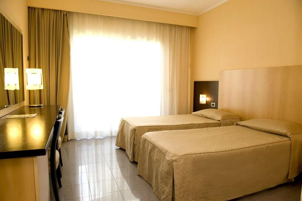 Room, Albergo Mediterraneo, Rome