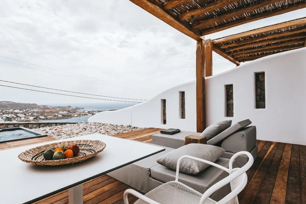 SUITE DELUXE WITH JACUZZI Room, Alissachni Mykonos, Mykonos