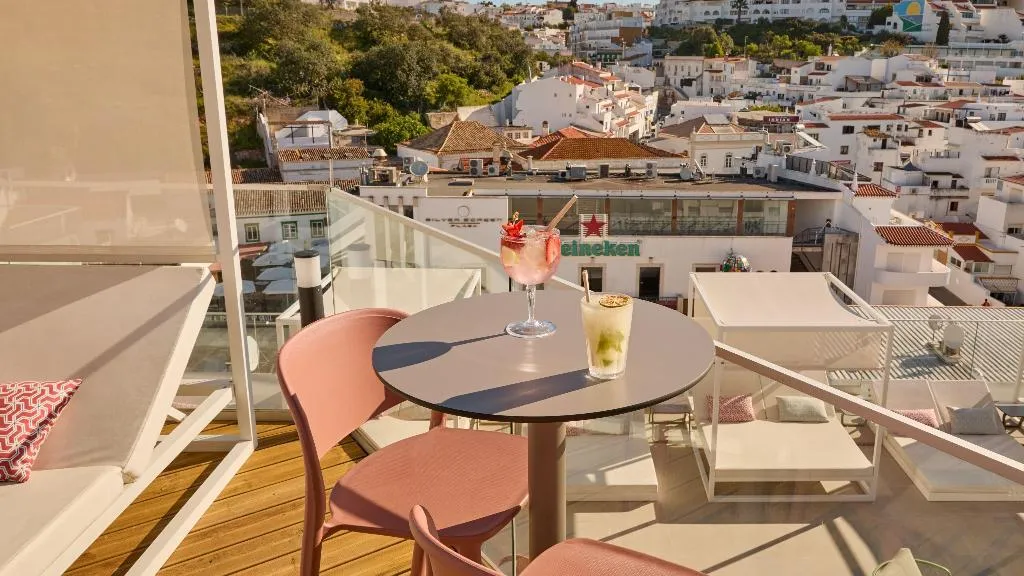 Bar, Hotel Indigo Albufeira, Algarve