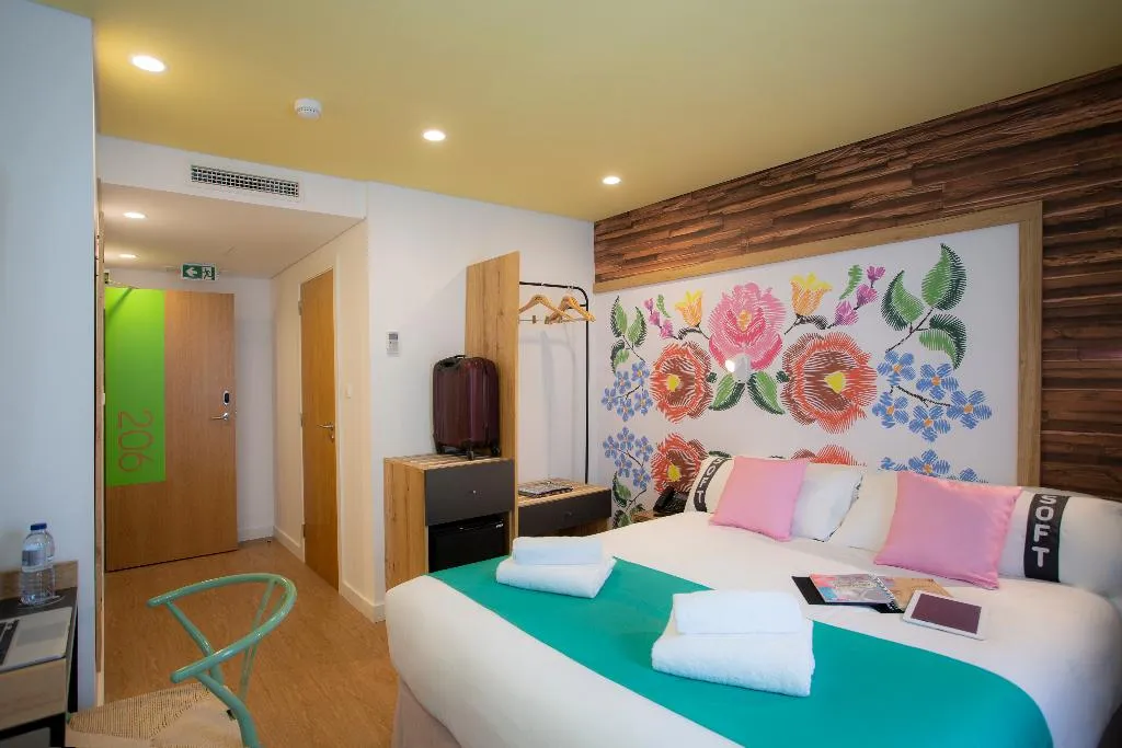 DOUBLE STANDARD Room, Casual Raizes Porto, Porto