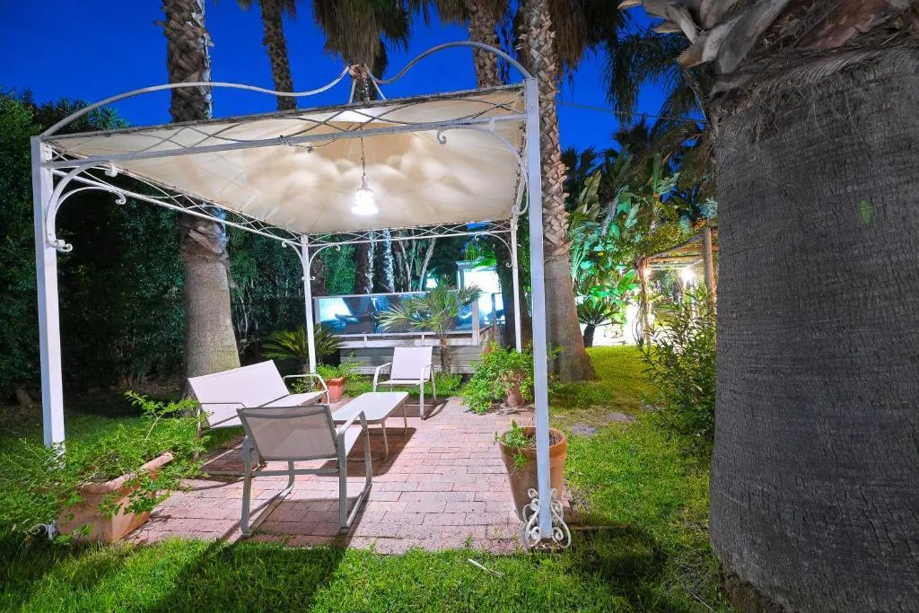 Terrace, La Villa Resort & Spa, Naples