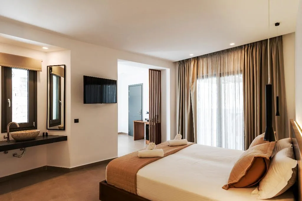 SUITE SUPERIOR WITH PRIVATE POOL Room, Evi Suites & Villas, Mykonos