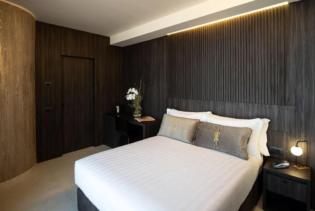 Room, Gold Tower Lifestyle Hotel, Naples