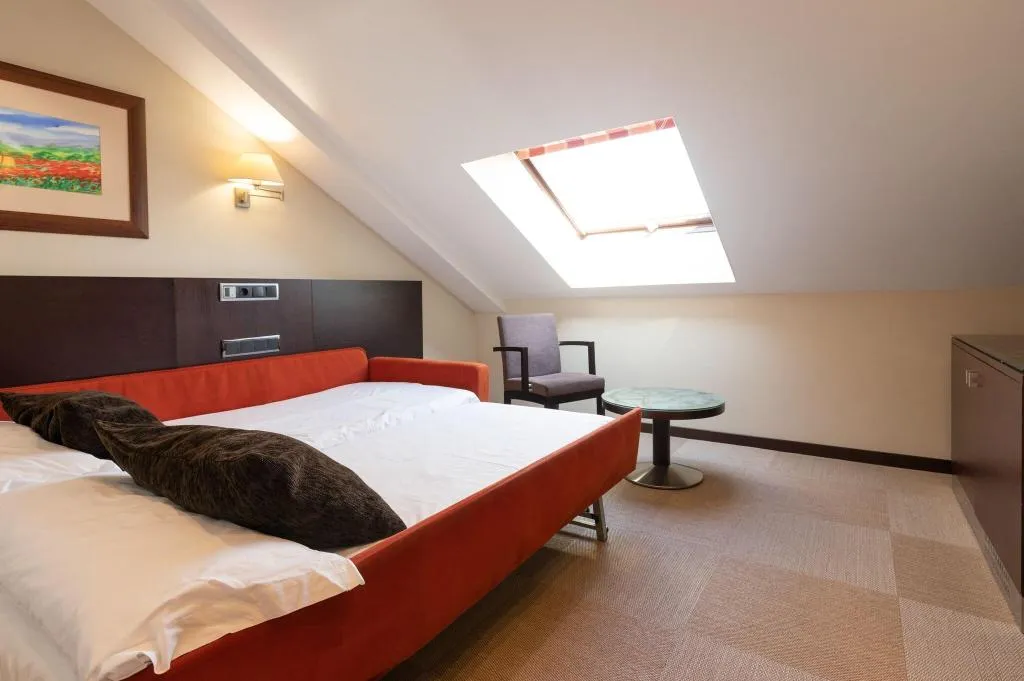 FAMILY ROOM WITH DOUBLE BED Room, San Juan de los Reyes, Madrid