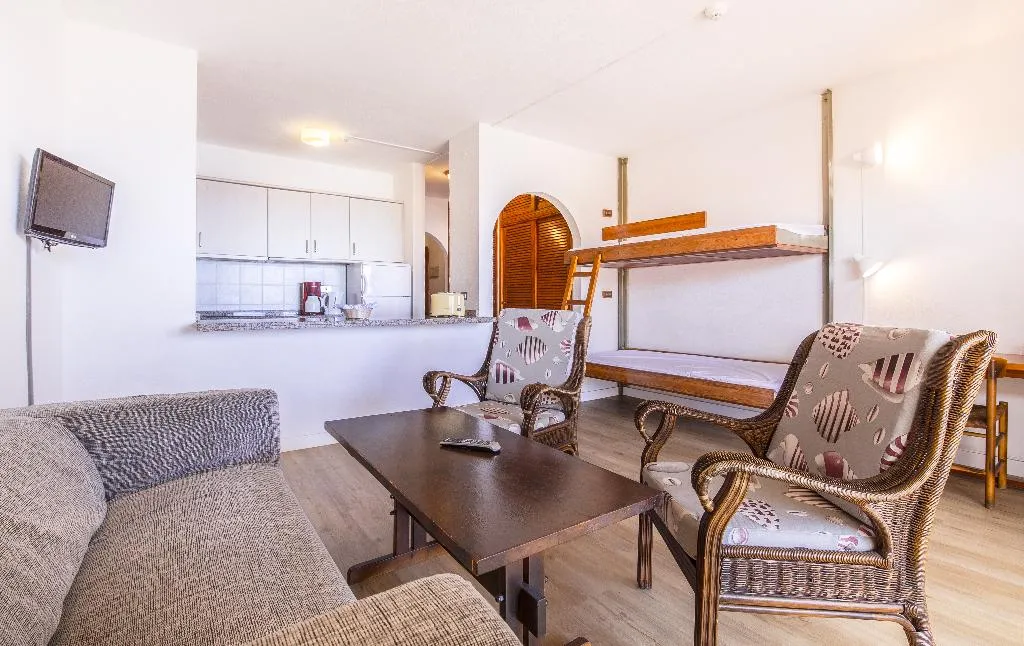APARTMENT SEA VIEW WITH TERRACE Room, Apartamentos Albatros, Tenerife