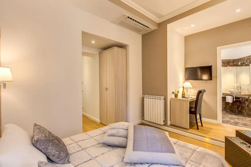 Room, The Bridge Suites, Rome