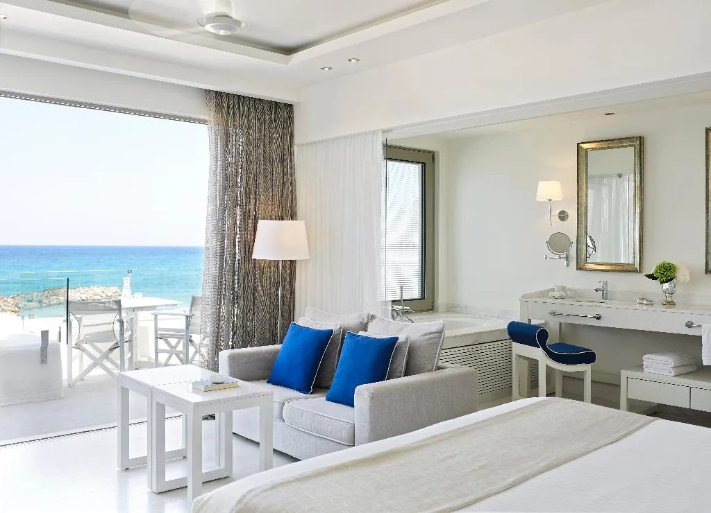 SUITE SEA FRONT Room, Knossos Beach Bungalows & Suites, Crete