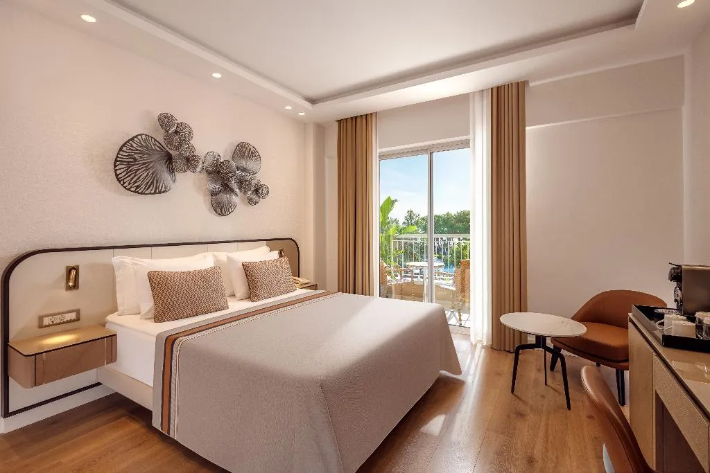 FAMILY ROOM DELUXE LAND VIEW Room, AKKA Hotels Antedon, Antalya
