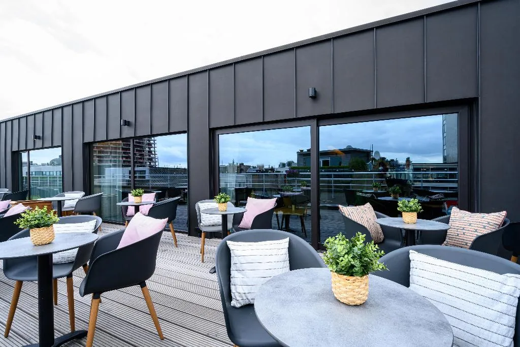 Bar, PREMIER SUITES PLUS Antwerp, Antwerp