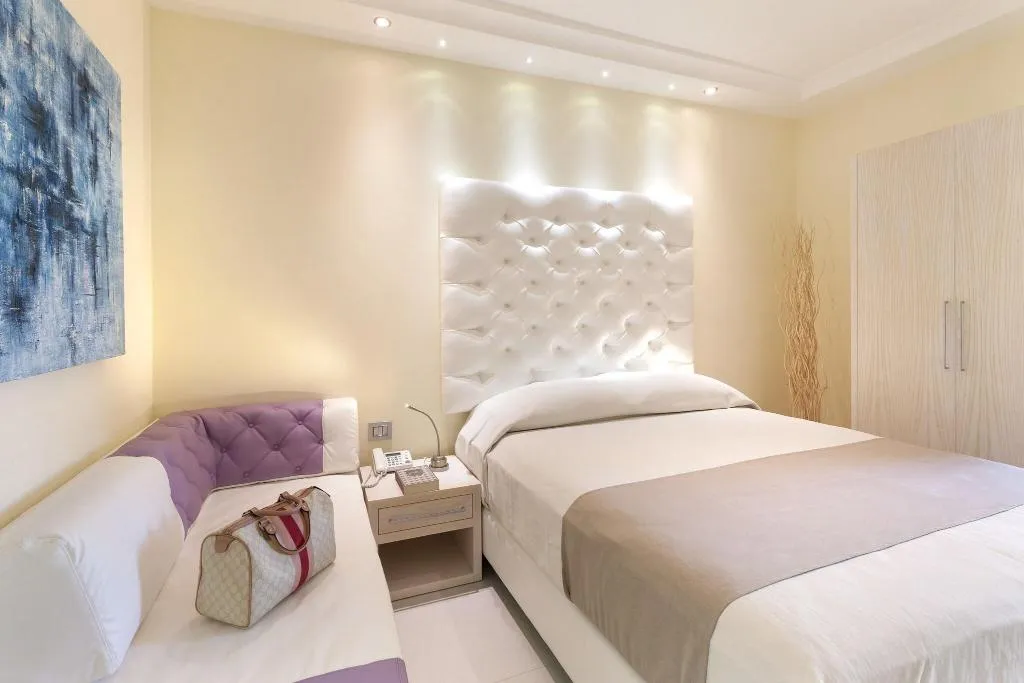 DOUBLE CLASSIC Room, Palazzo Tritone, Naples