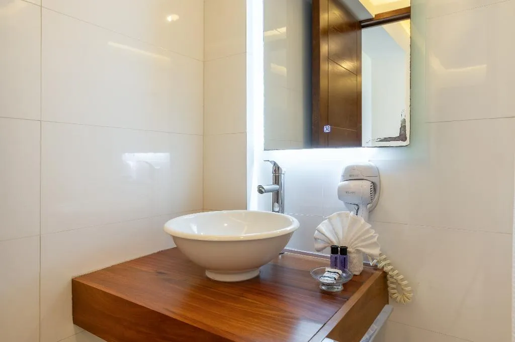 DOUBLE SUPERIOR QUEEN BED Room, Marvic Hotel, Playa Del Carmen