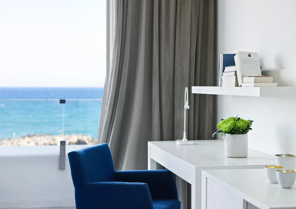 SUITE SEA FRONT Room, Knossos Beach Bungalows & Suites, Crete
