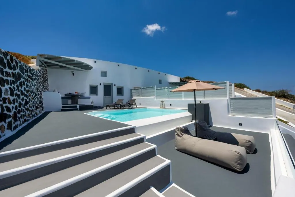 SUITE SUPERIOR WITH PRIVATE POOL Room, Siete Mares Luxury Suites, Santorini