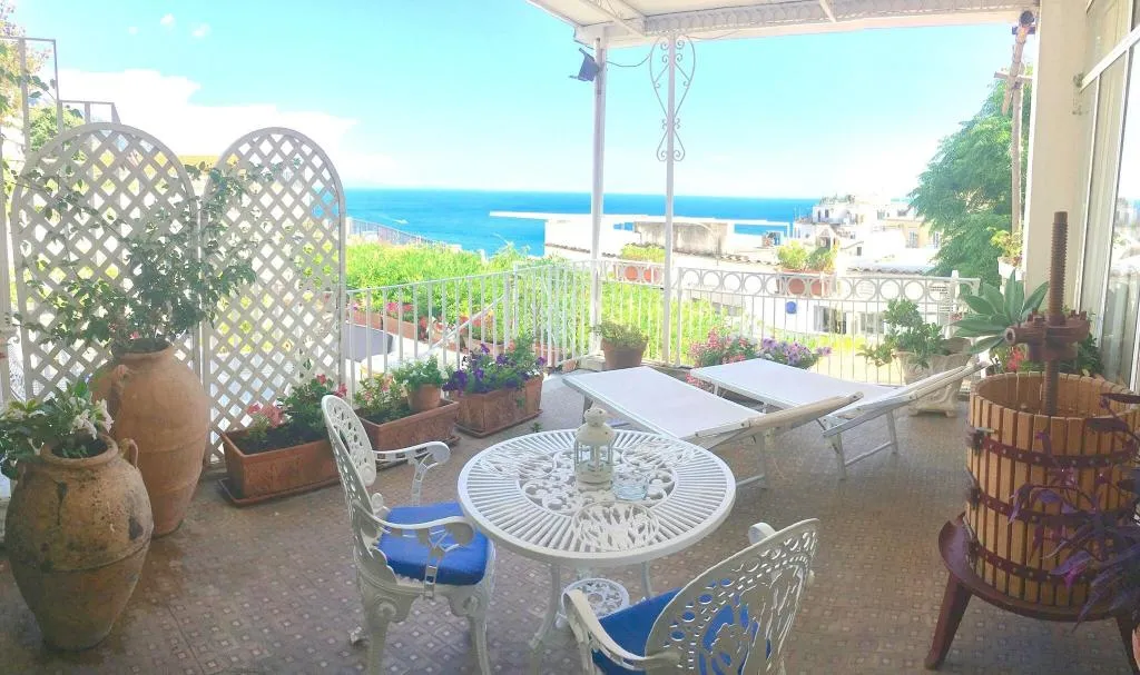 Terrace, Hotel Villa Delle Palme, Naples