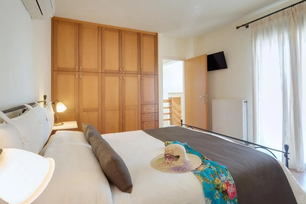 VILLA THREE BEDROOMS Room, Miramare Resort & Spa, Crete