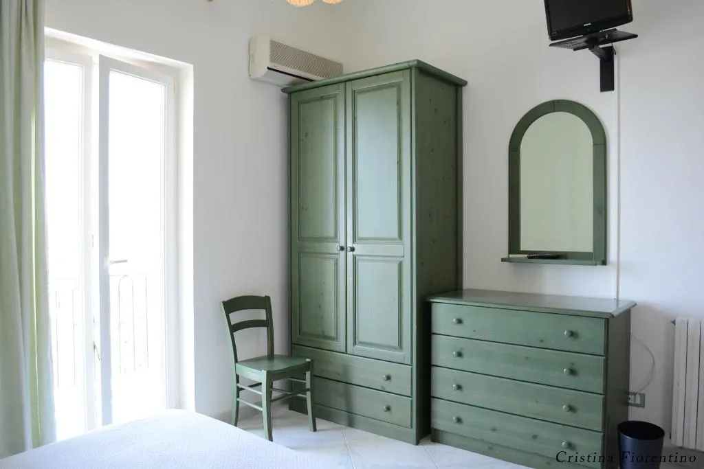 TRIPLE SEA VIEW Room, La Ginestra, Naples