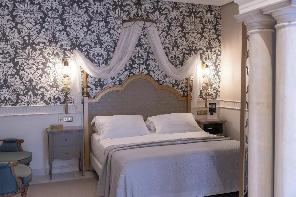 DOUBLE DELUXE Room, Gravina 51, Seville