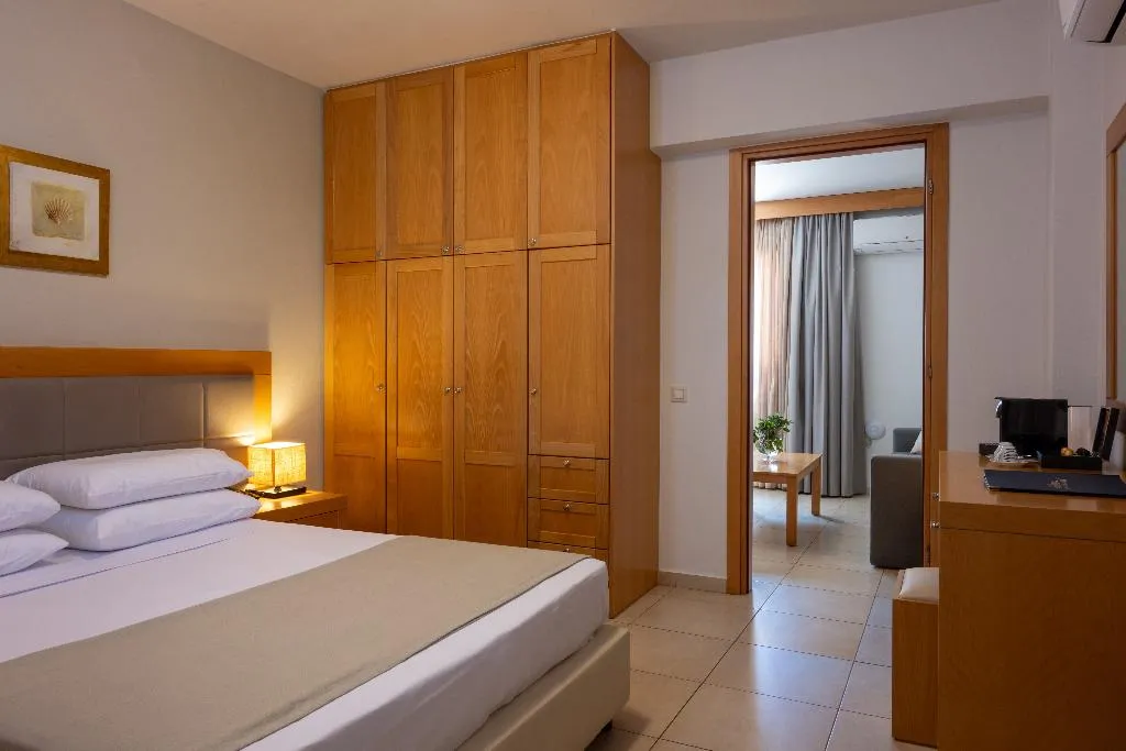 SUITE WITH PRIVATE POOL Room, Miramare Resort & Spa, Crete