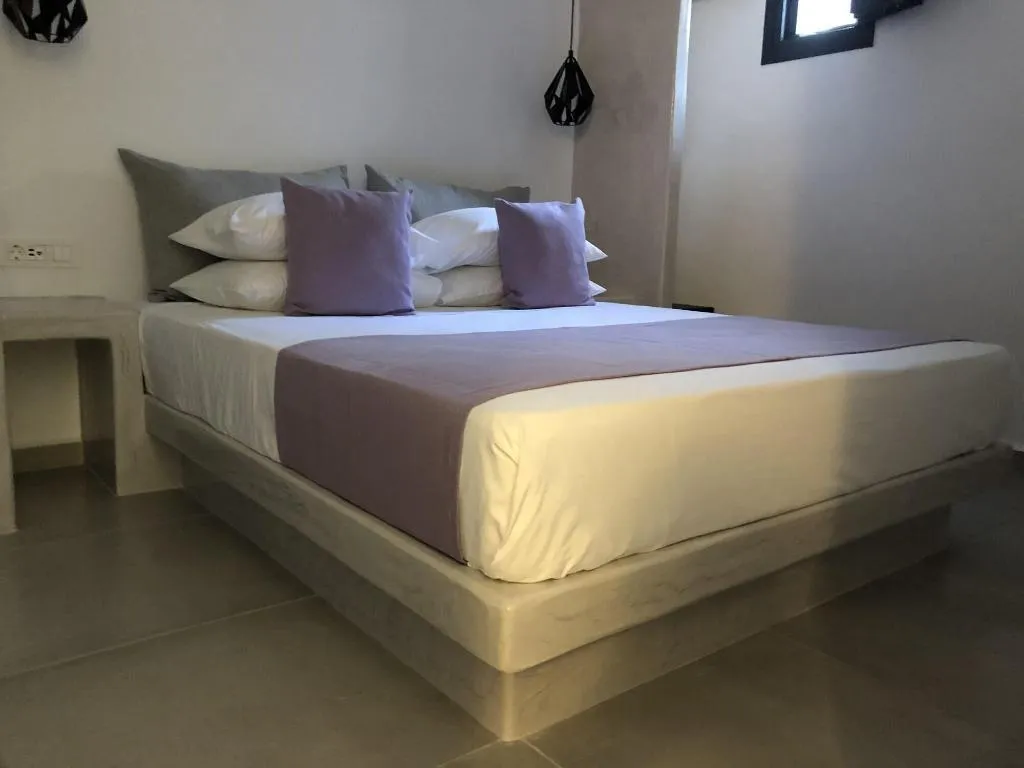 Room, Dragonfly Villas, Santorini