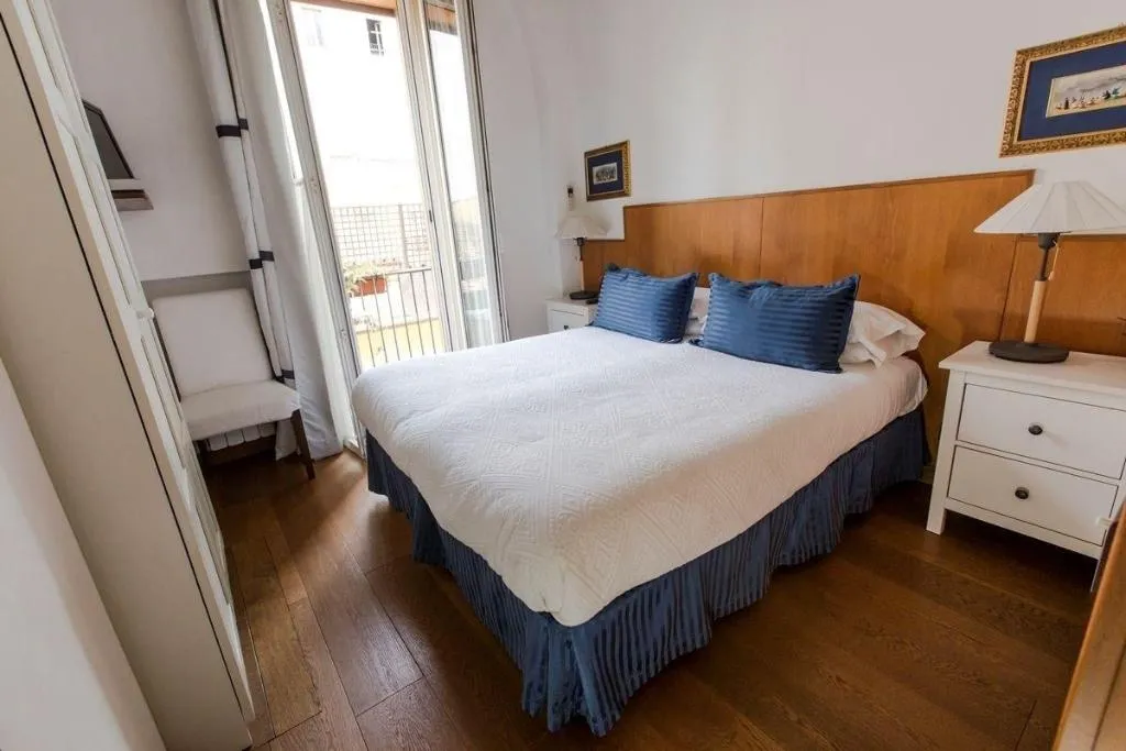 Room, Pettinary Village, Rome