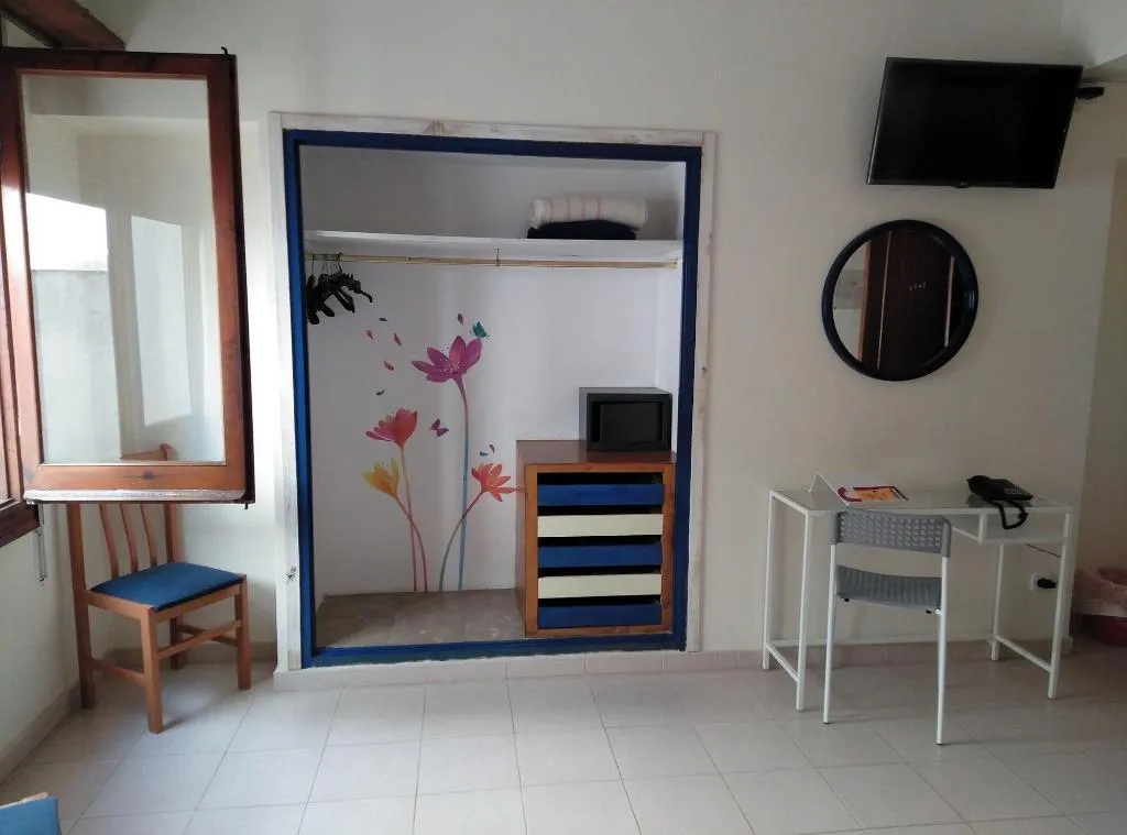 Room, Corisco, Costa Brava