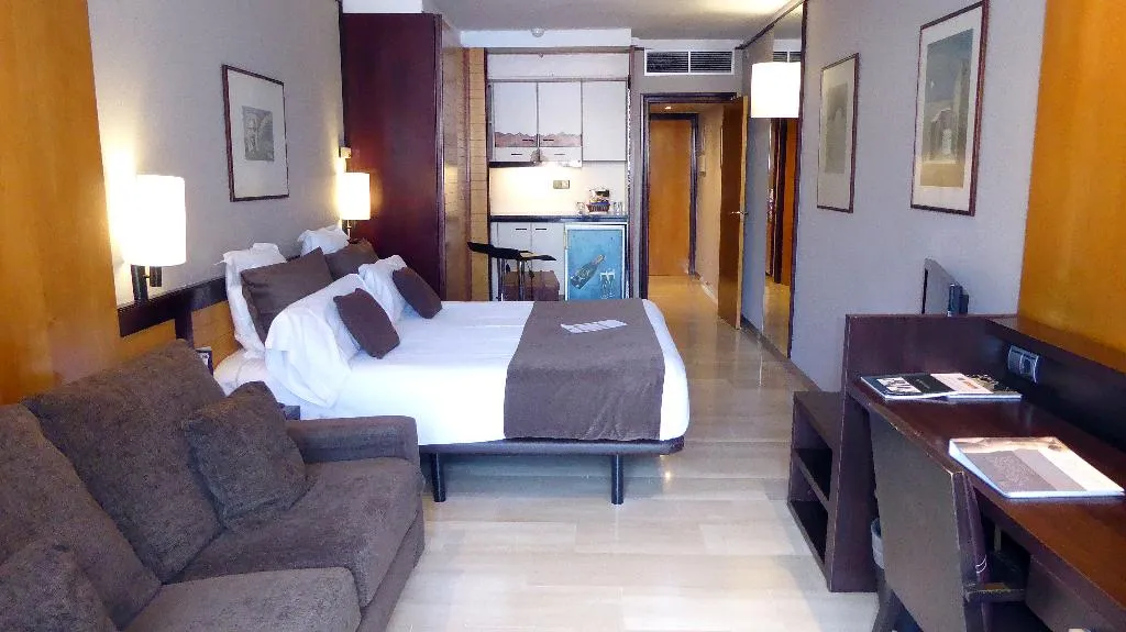 DOUBLE SINGLE USE POOL VIEW Room, Estela Barcelona, Costa Brava