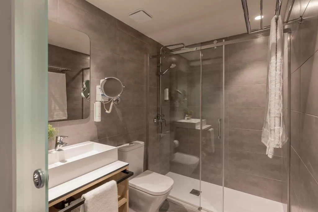 APARTMENT CAPACITY 4 ONE BEDROOM Room, Libere Barcelona Sant Antoni, Barcelona