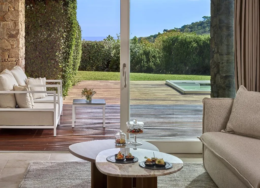 JUNIOR SUITE WITH JACUZZI Room, Conrad Chia Laguna Sardinia, Cagliari