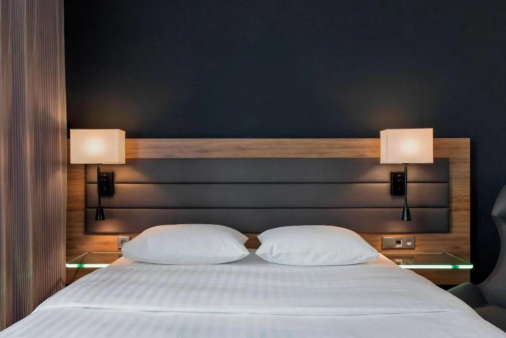 DOUBLE CITY VIEW QUEEN BED Room, Moxy Copenhagen Sydhavnen, Copenhagen