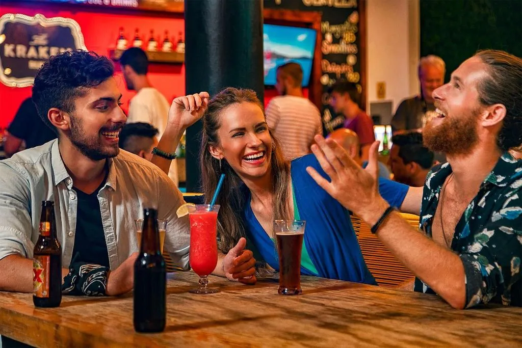 Bar, Nomads Hotel, Hostel & Rooftop Pool, Cancun Area