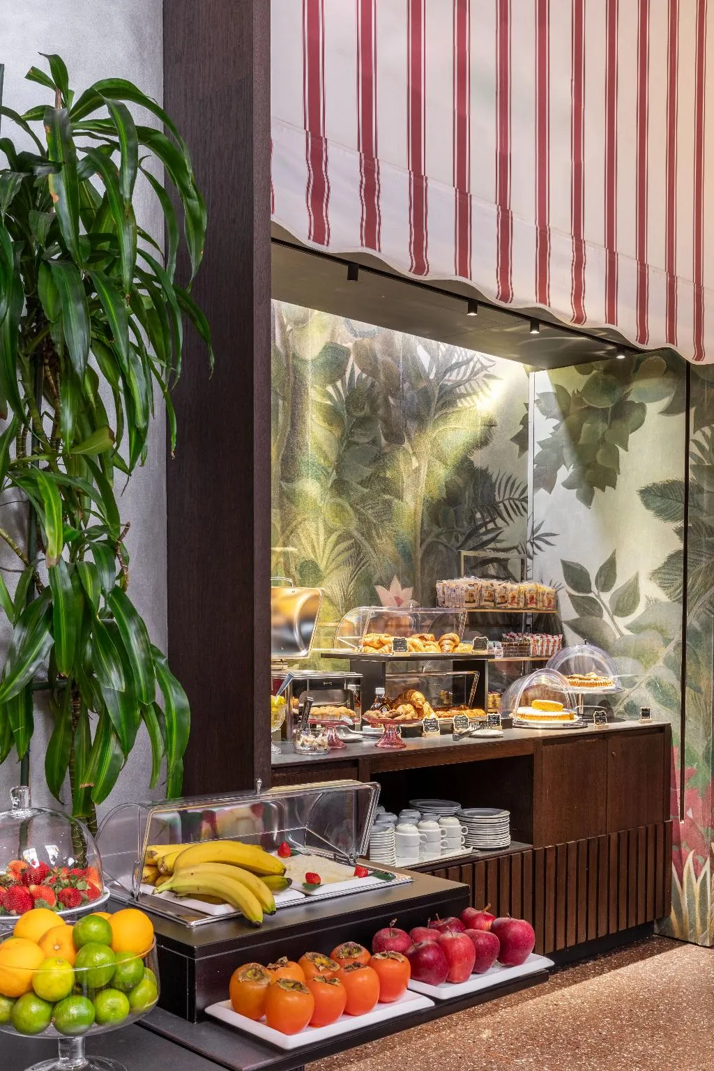 Lobby, Sanpi Milano, Milan