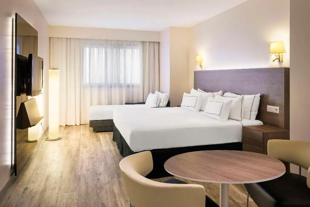 FAMILY ROOM STANDARD Room, Melia Lebreros, Seville
