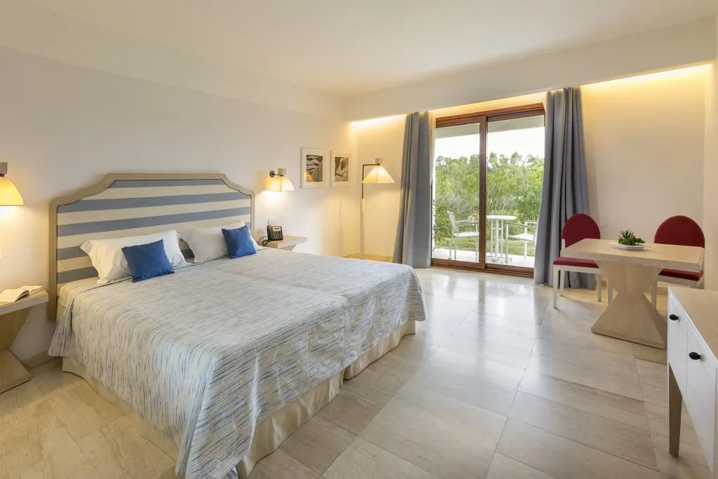 DOUBLE COMFORT Room, Grande Baia Resort & Spa, Olbia