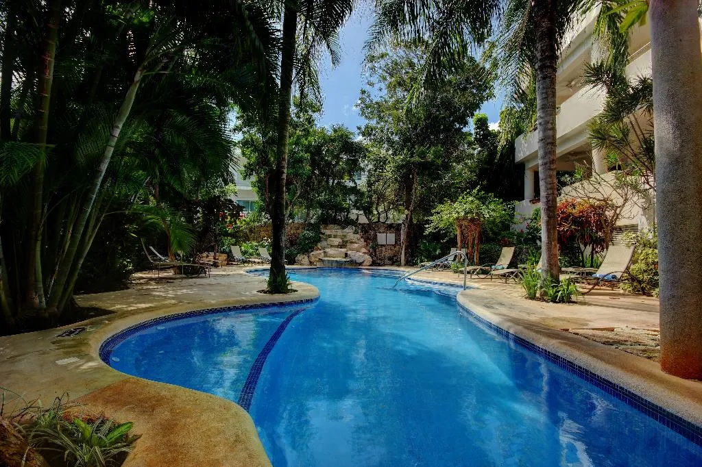 Pool, Riviera Maya Suites, Playa Del Carmen