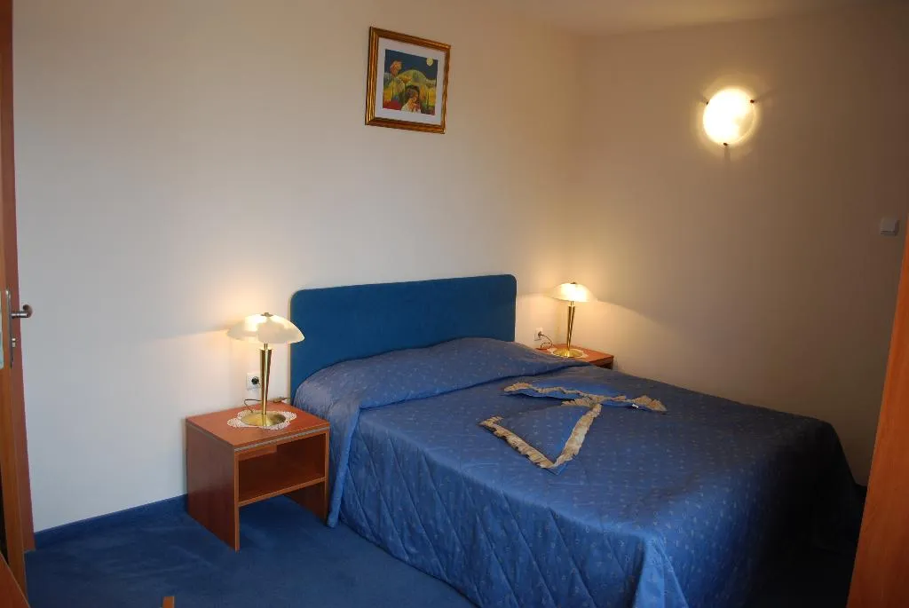 DOUBLE STANDARD Room, Italia, Bourgas
