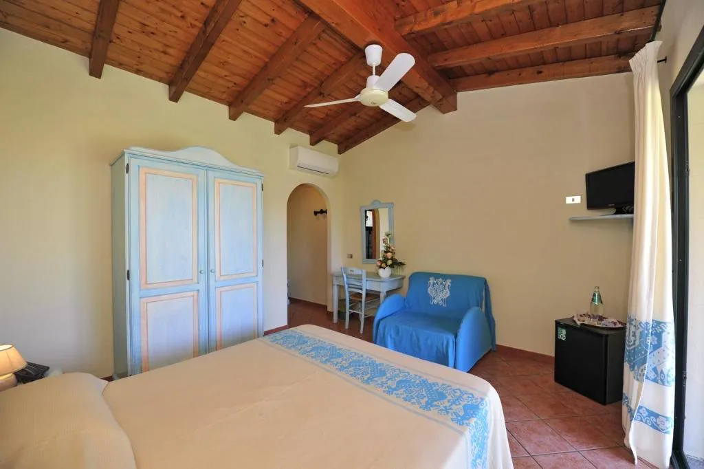 TRIPLE SUPERIOR Room, Hotel L'Esagono, Olbia