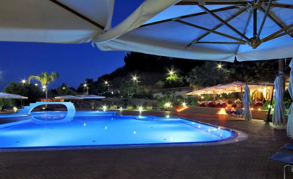 Pool, Aktea, Catania