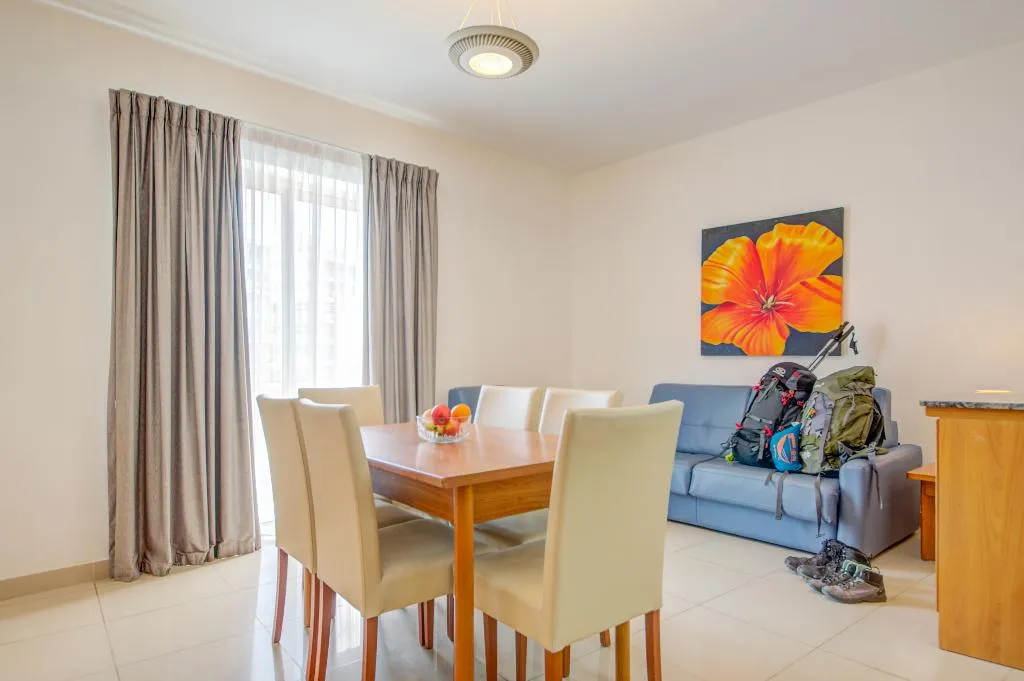 APARTMENT TWO BEDROOMS Room, AX Sunny Coast, Malta