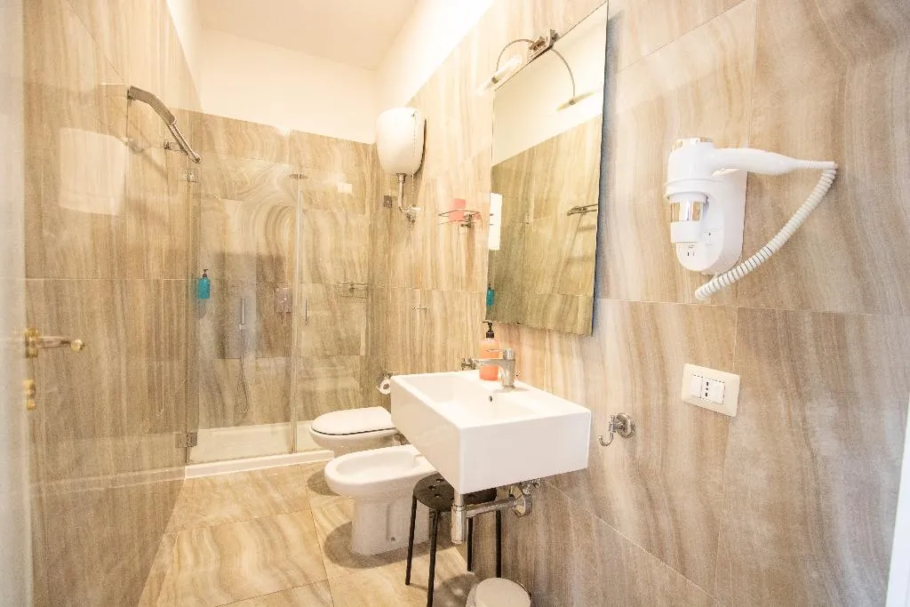 DOUBLE SUPERIOR Room, Ostello Bello Napoli, Naples