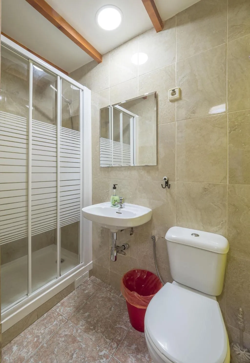 Room, Hostal Apolo Xi, Madrid
