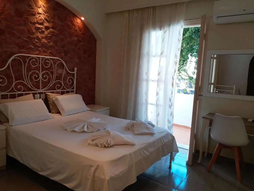 Room, Atalos Suites, Santorini