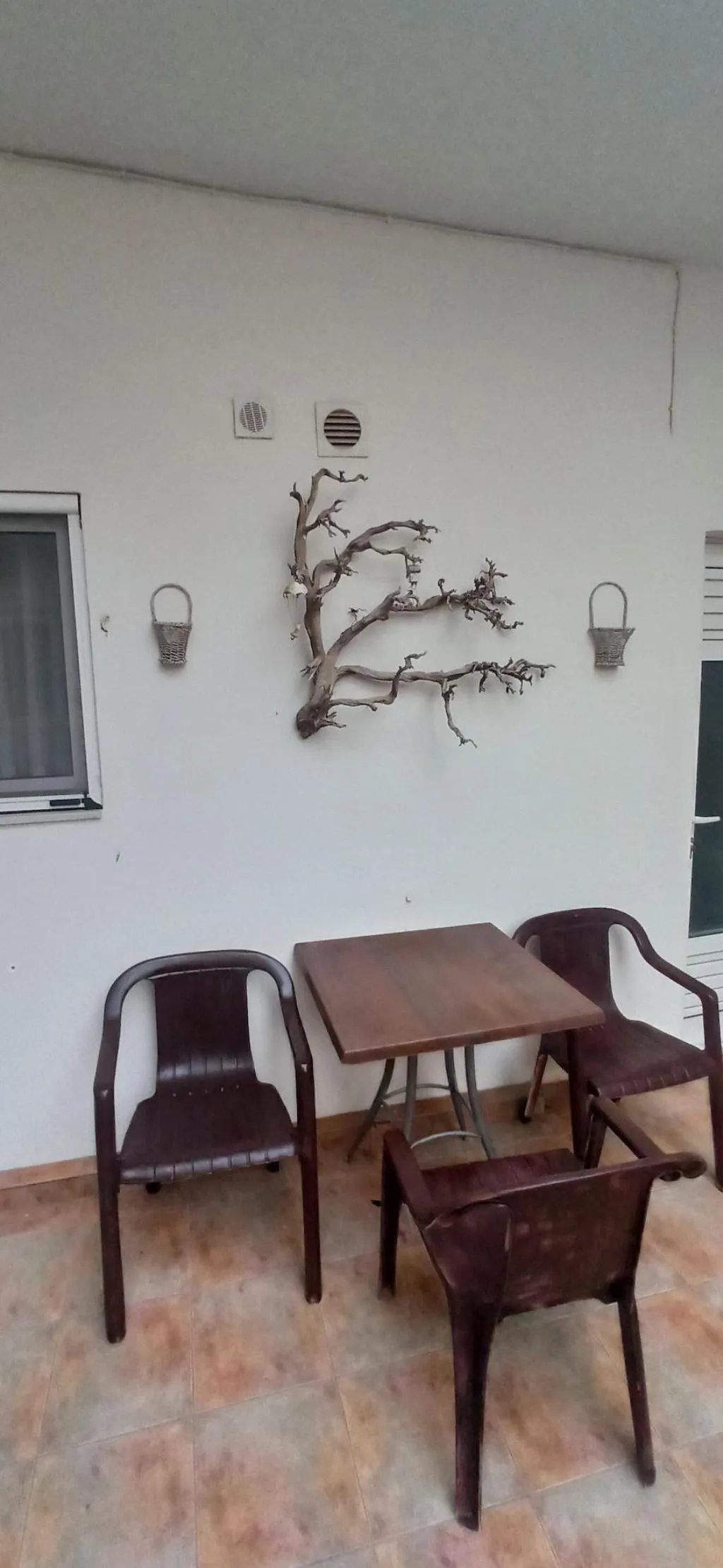 Room, Windy Place, Crete