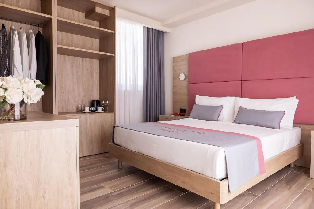 Room, C'est La Vie Boutik Swieqi, Malta