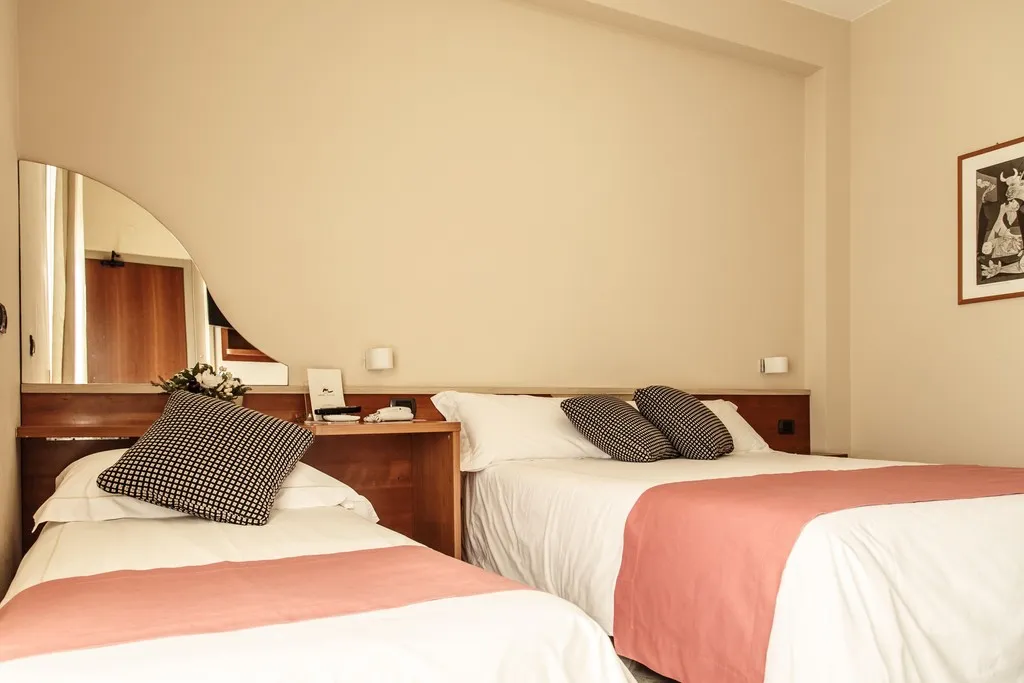 TRIPLE STANDARD Room, Maiuri, Naples